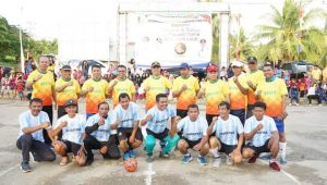 Bupati Buton Ikut Main Futsal di Turnamen HUT Mabulugo ke-16